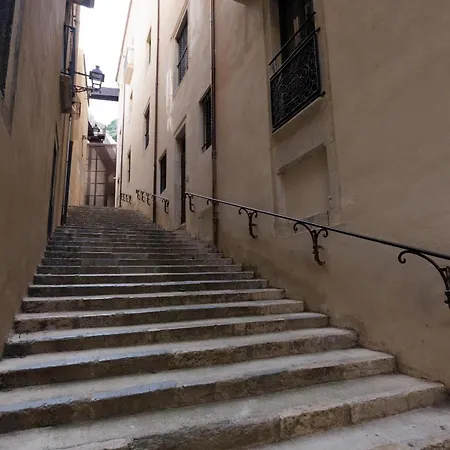 Bravissimo Vivaldi 2a, Monthly Appartement